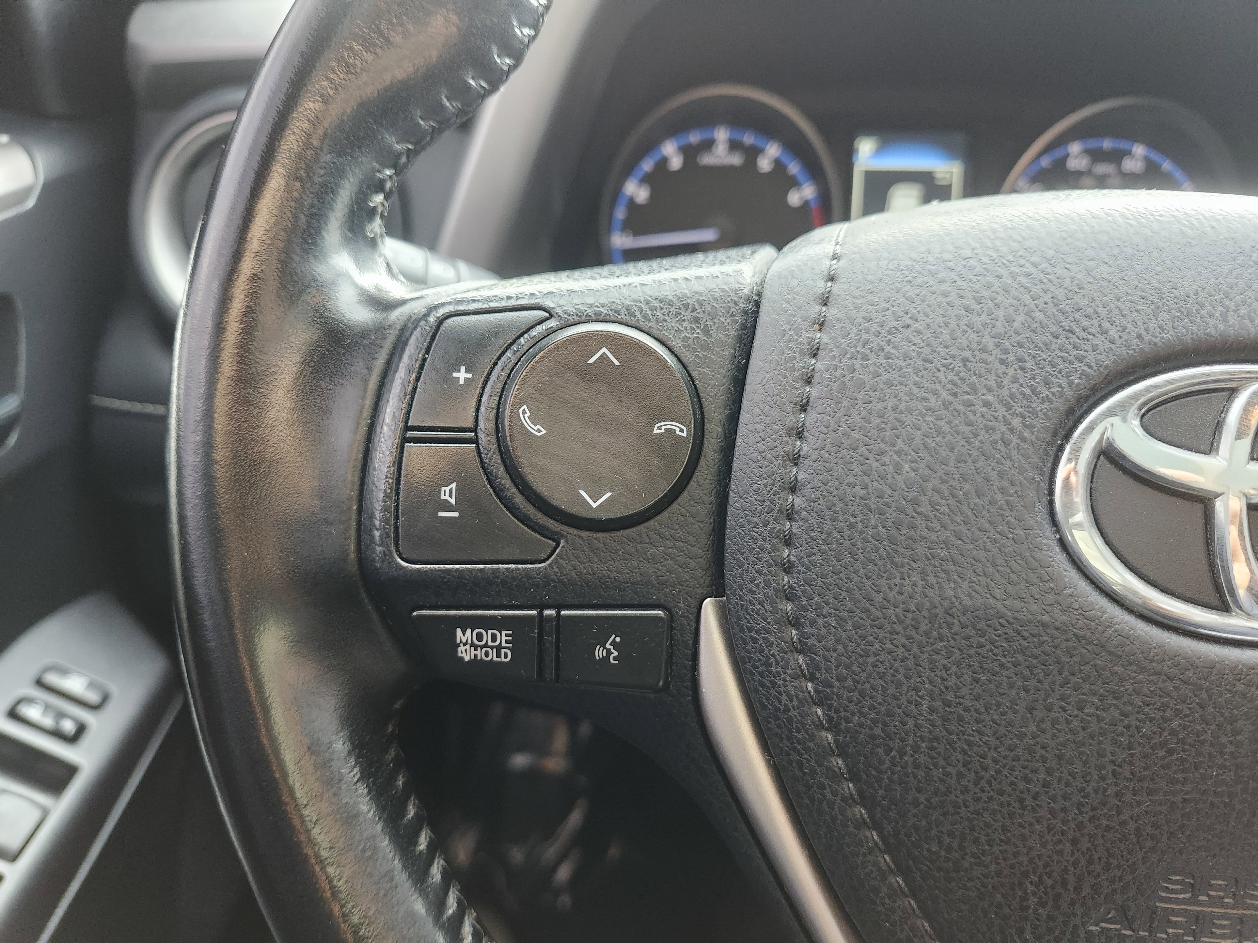 Used 2018 Toyota RAV4 XLE w/ Plus Extra Value Package AWD/4WD image 33