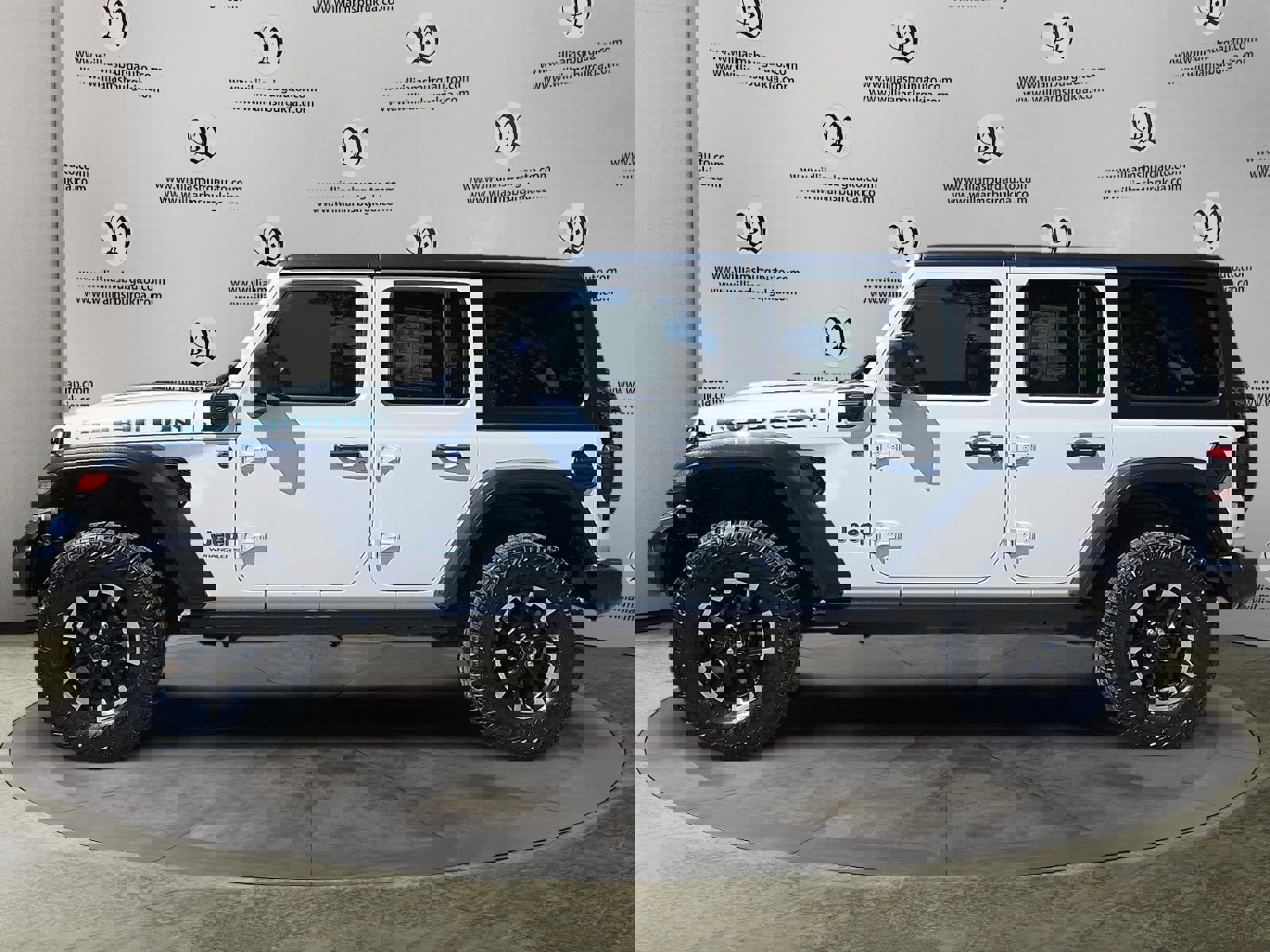 Used 2024 Jeep Wrangler Unlimited Rubicon 4xe image 2