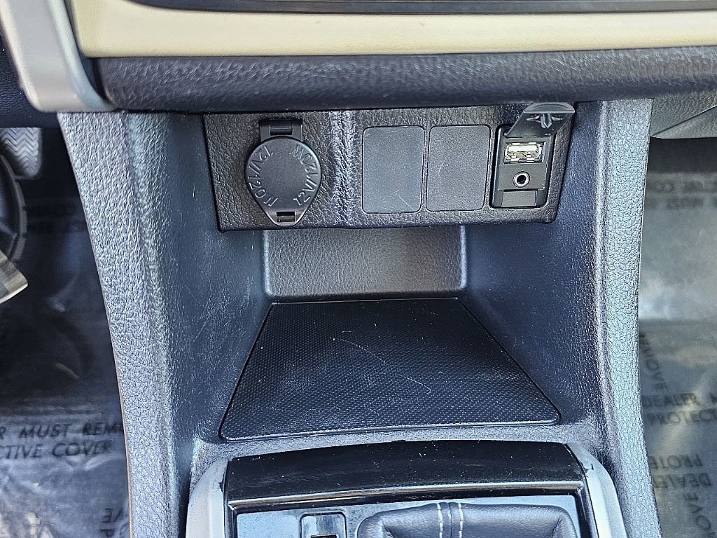 Used 2017 Toyota Corolla LE image 32