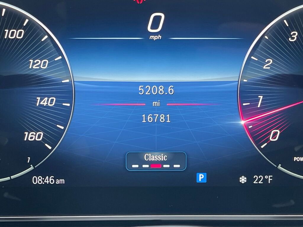 Used 2024 Mercedes-Benz C 300 4MATIC Sedan image 3