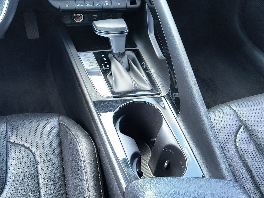 Used 2024 Hyundai Elantra Limited image 28