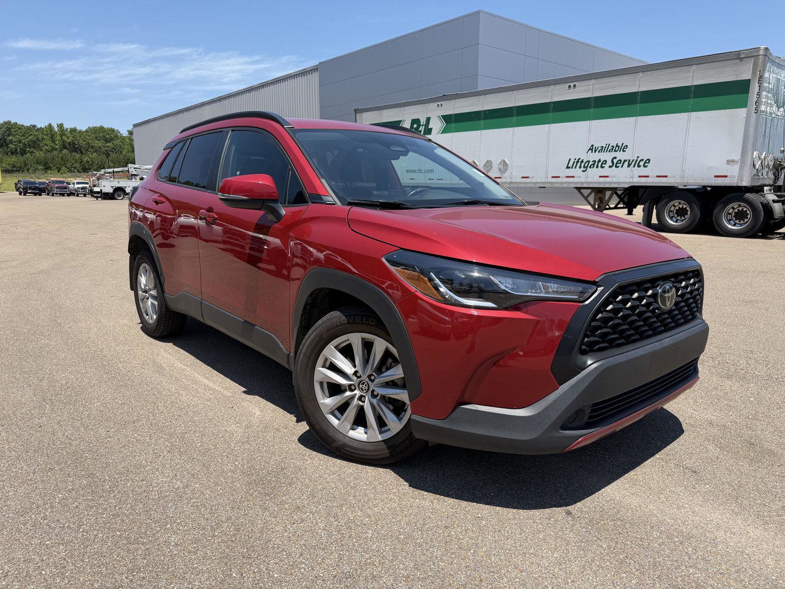 Used 2023 Toyota Corolla Cross LE FWD image 3