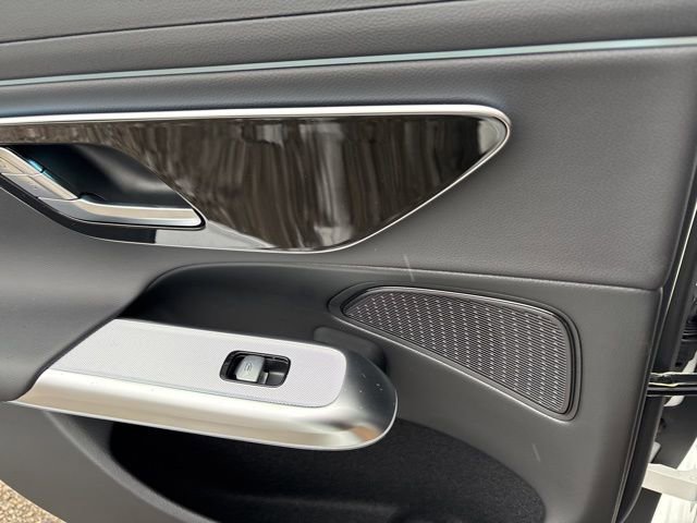 Used 2025 Mercedes-Benz E 350 4MATIC Sedan image 18
