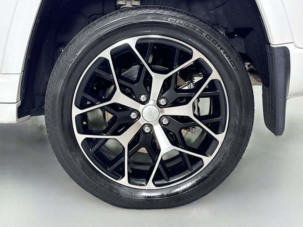 Used 2022 Jeep Grand Cherokee Summit AWD/4WD image 10