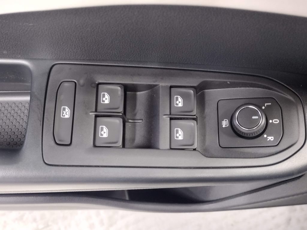 New 2026 Volkswagen Taos SE AWD/4WD image 19
