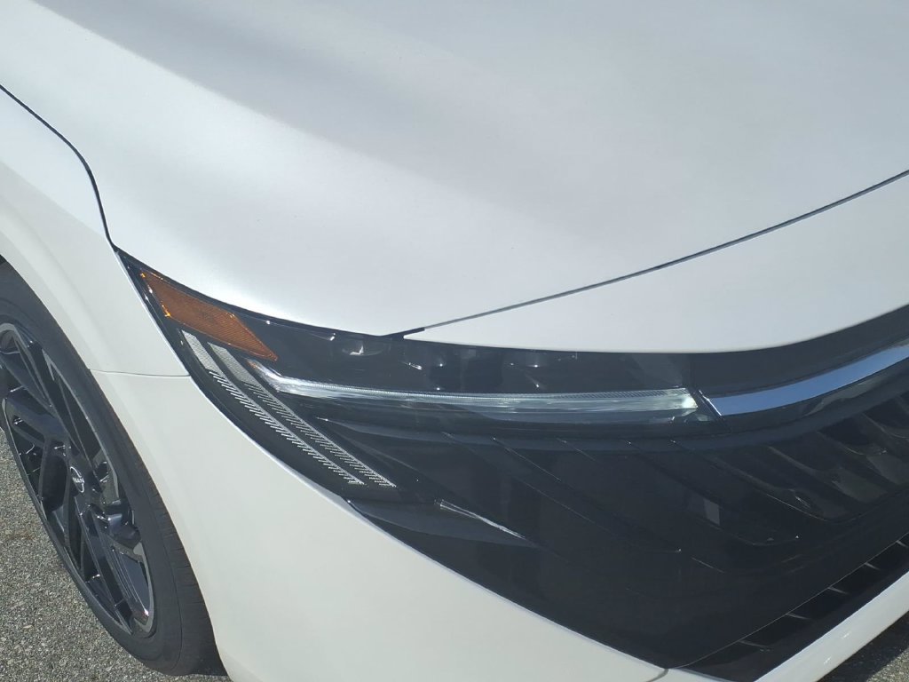 New 2026 Nissan Sentra SR w/ SR Premium Package FWD image 2