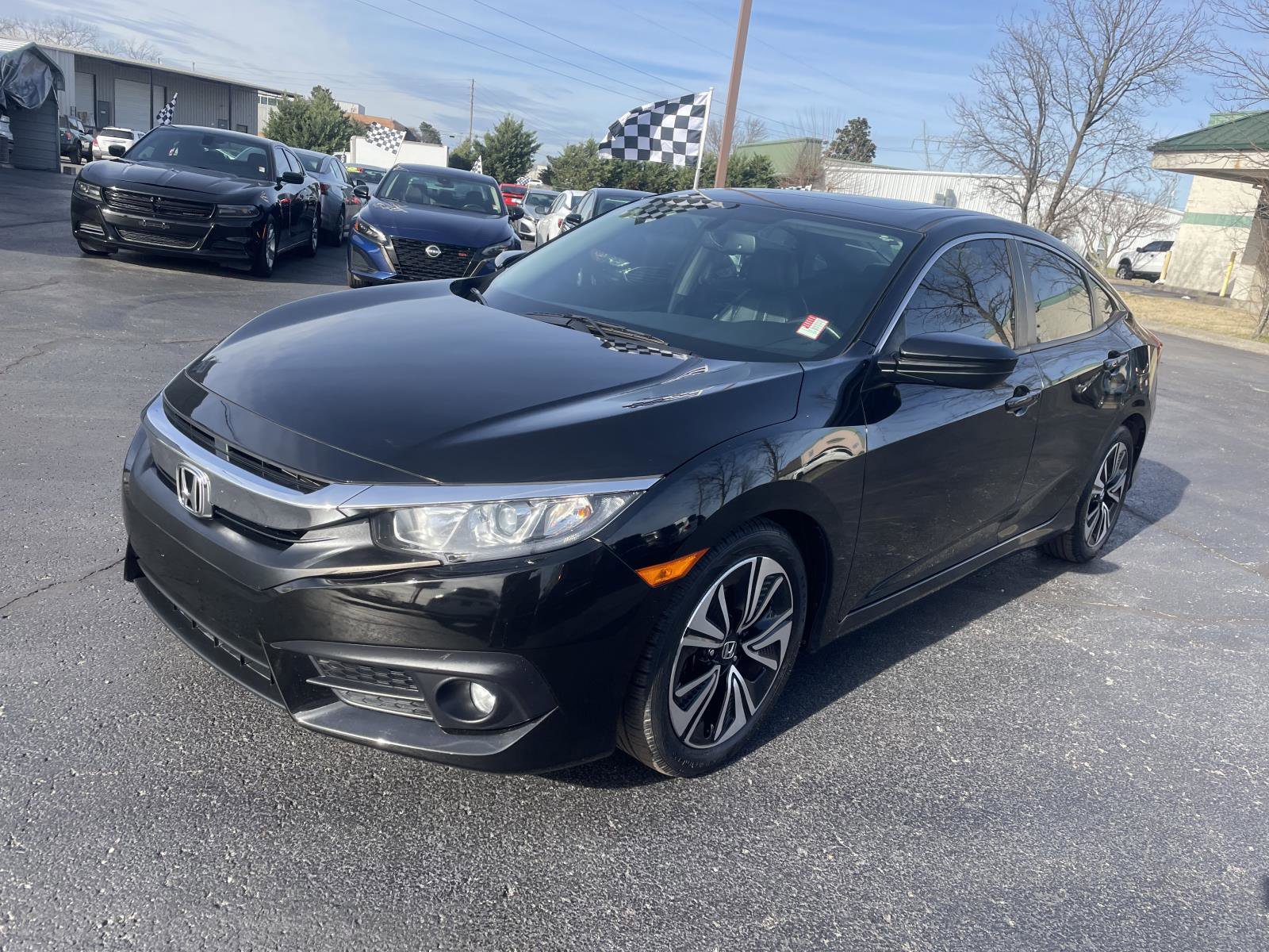 Used 2018 Honda Civic EX-L image 2