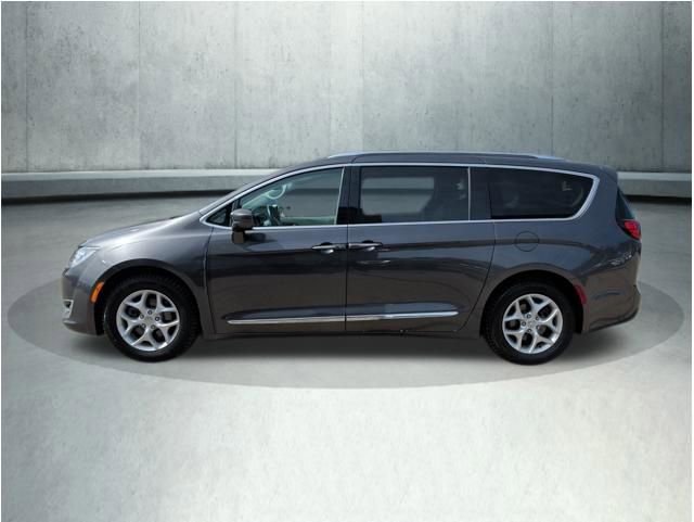 Used 2017 Chrysler Pacifica Touring-L Plus w/ Tire & Wheel Group image 2