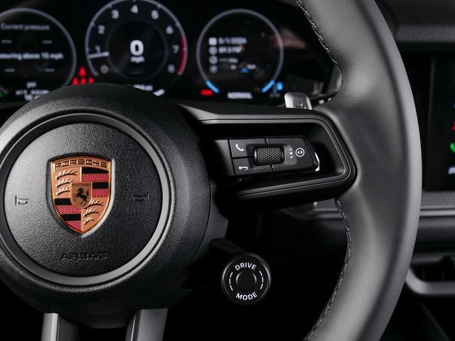 New 2026 Porsche Cayenne AWD/4WD image 23