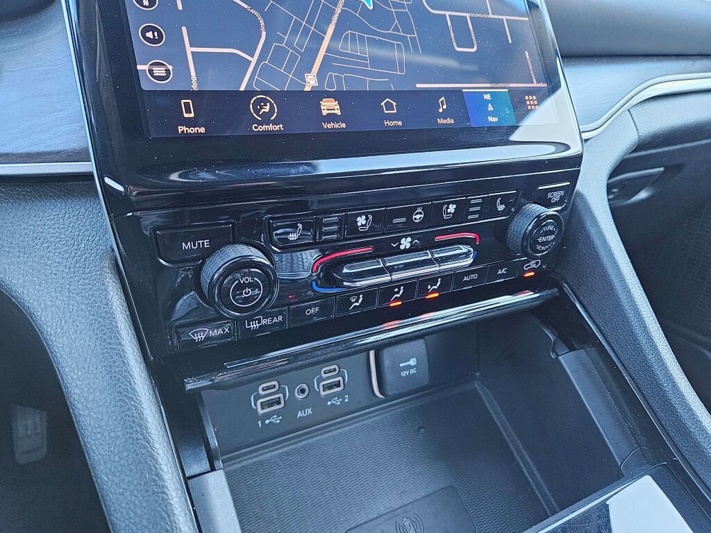 Used 2023 Jeep Grand Cherokee Limited w/ Luxury Tech Group II image 28