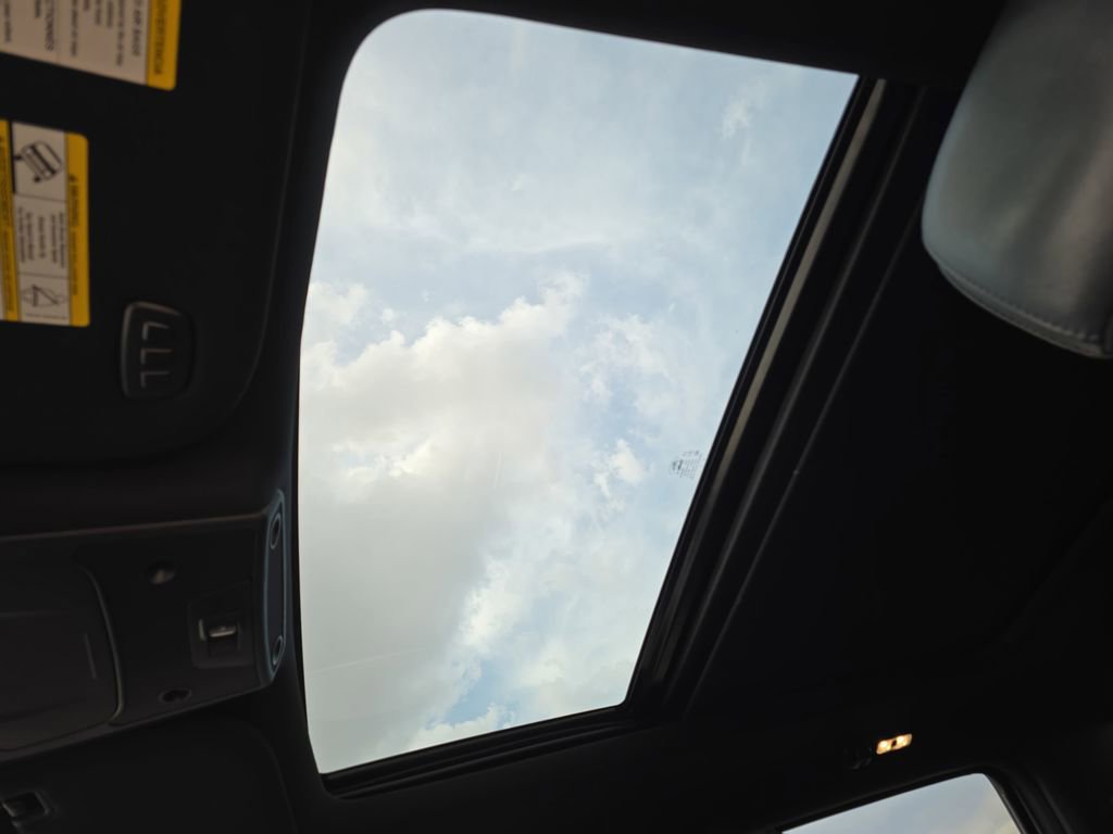 Used 2015 Ford F150 Platinum w/ Equipment Group 701A Luxury image 28