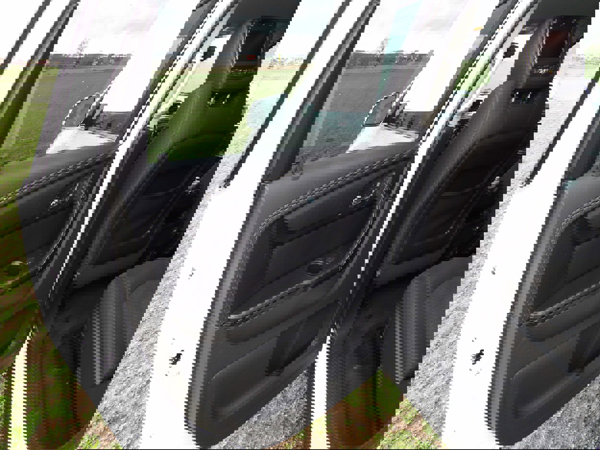 Used 2017 Chevrolet Traverse LT w/ Style and Technology Package image 9