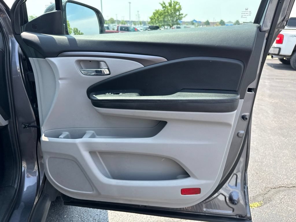 Used 2021 Honda Pilot EX image 38