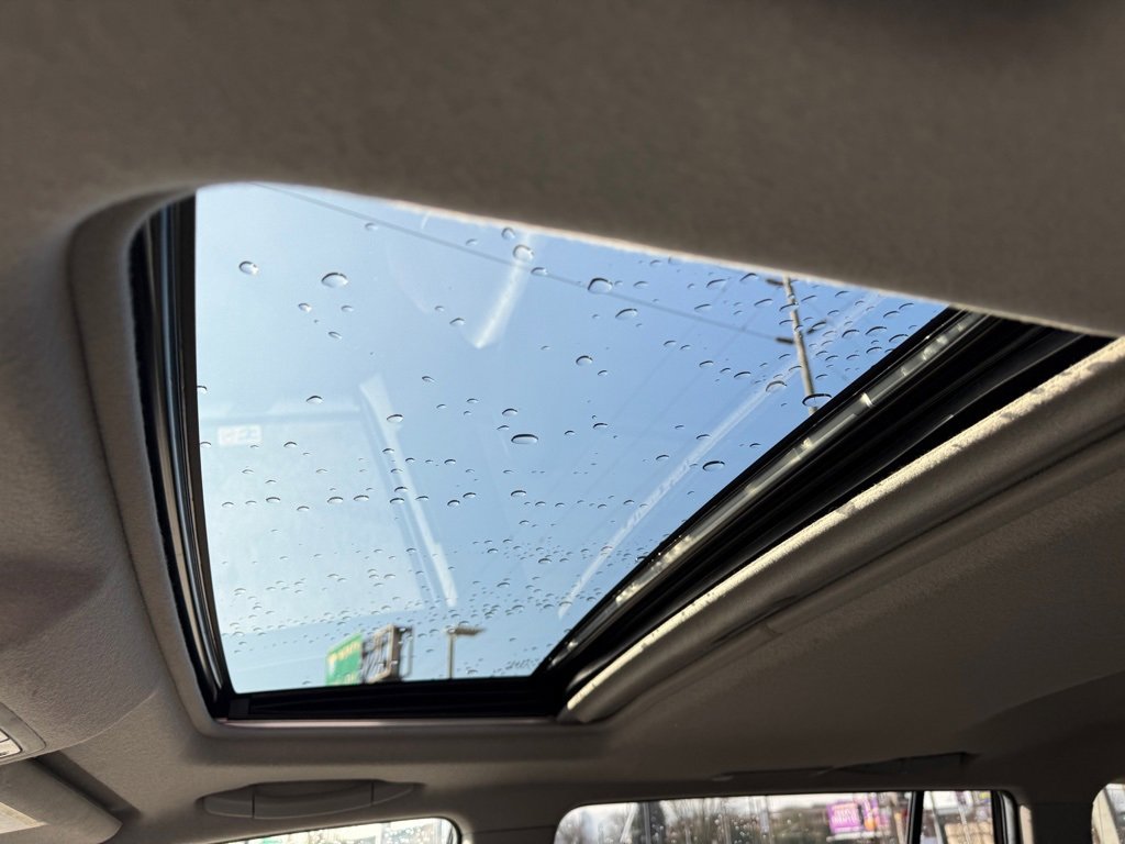 Used 2013 Toyota Highlander Limited image 16