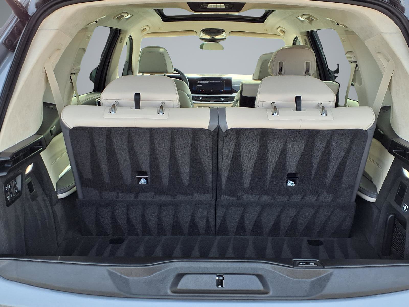 Used 2023 BMW X7 xDrive40i w/ Executive Package image 13