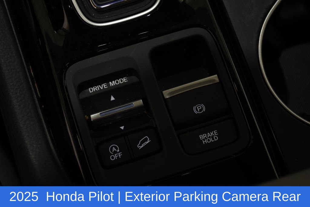 Used 2025 Honda Pilot Elite image 24
