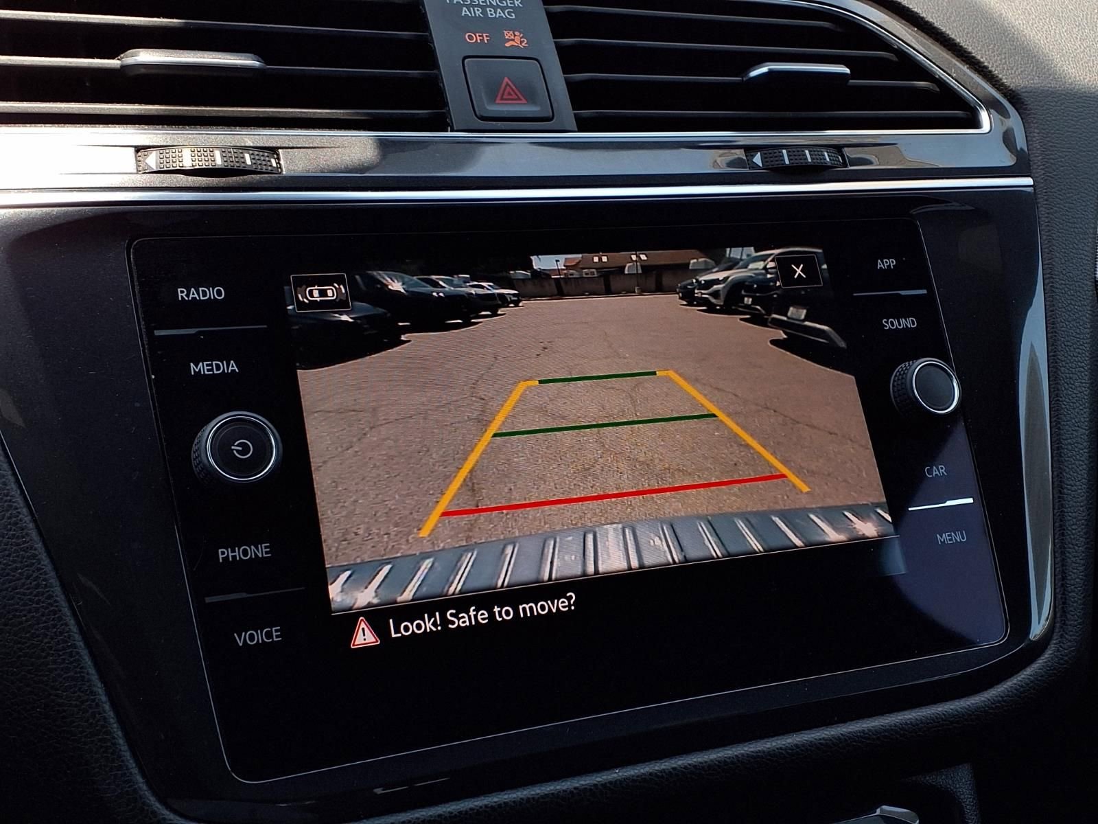 Certified 2023 Volkswagen Tiguan SE R-Line FWD image 11