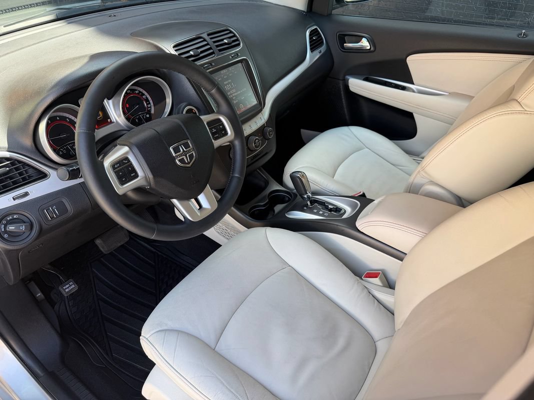 Used 2014 Dodge Journey Limited w/ Flexible Seating Group FWD image 2