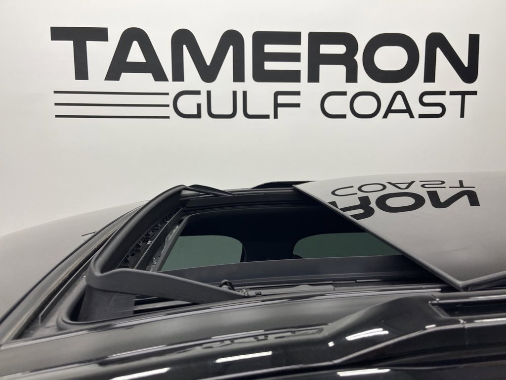 Used 2023 Land Rover Defender 110 X-Dynamic SE image 15