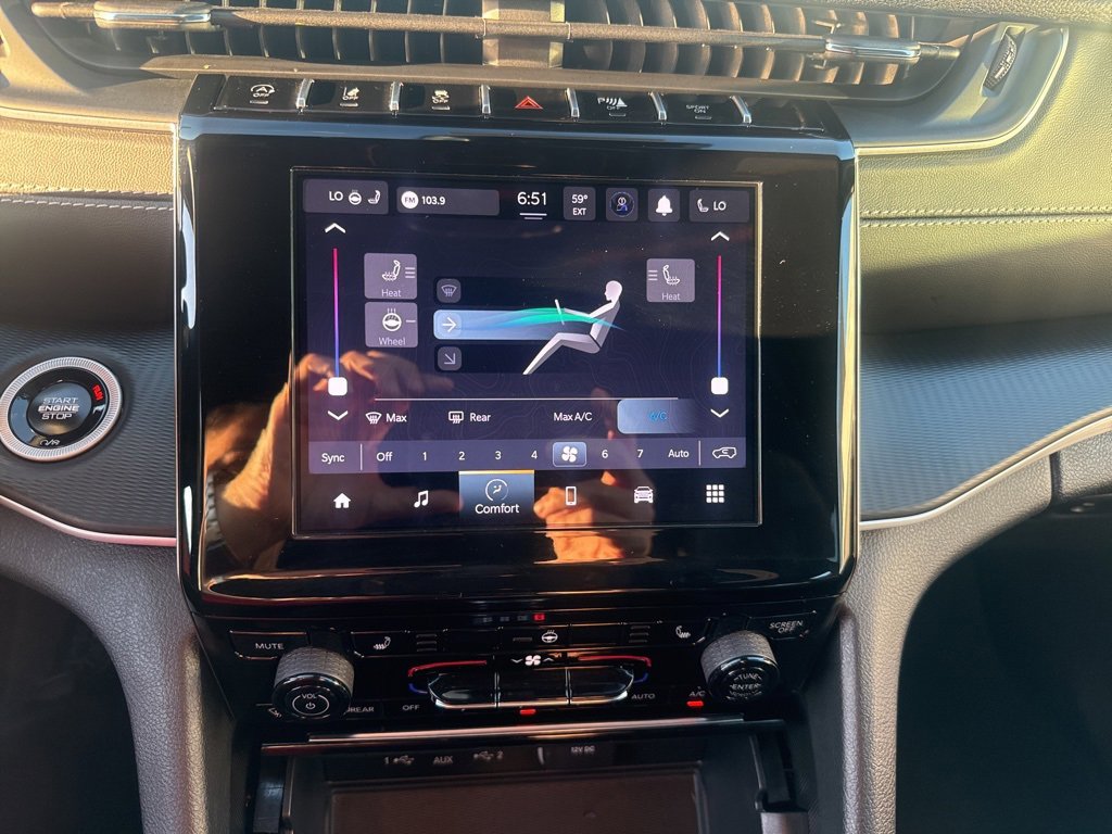 Certified 2024 Jeep Grand Cherokee Laredo w/ Luxury Tech Group I image 20