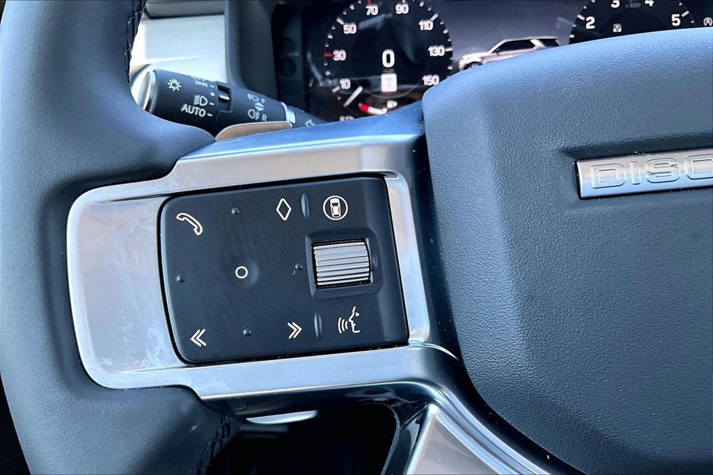 Certified 2026 Land Rover Discovery Dynamic SE AWD/4WD image 19