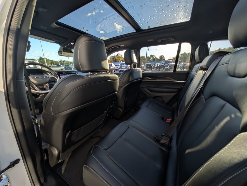 New 2025 Jeep Grand Cherokee Limited image 15