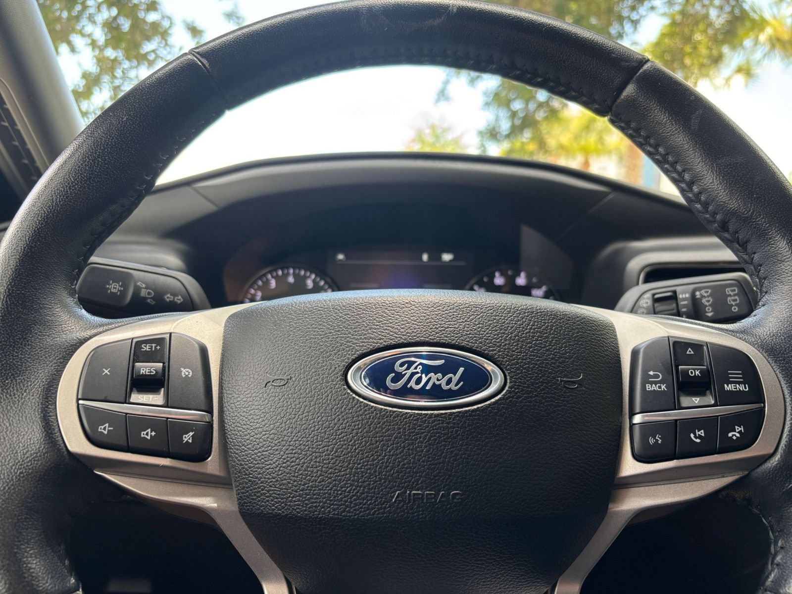Used 2023 Ford Explorer XLT w/ Equipment Group 202A AWD/4WD image 29