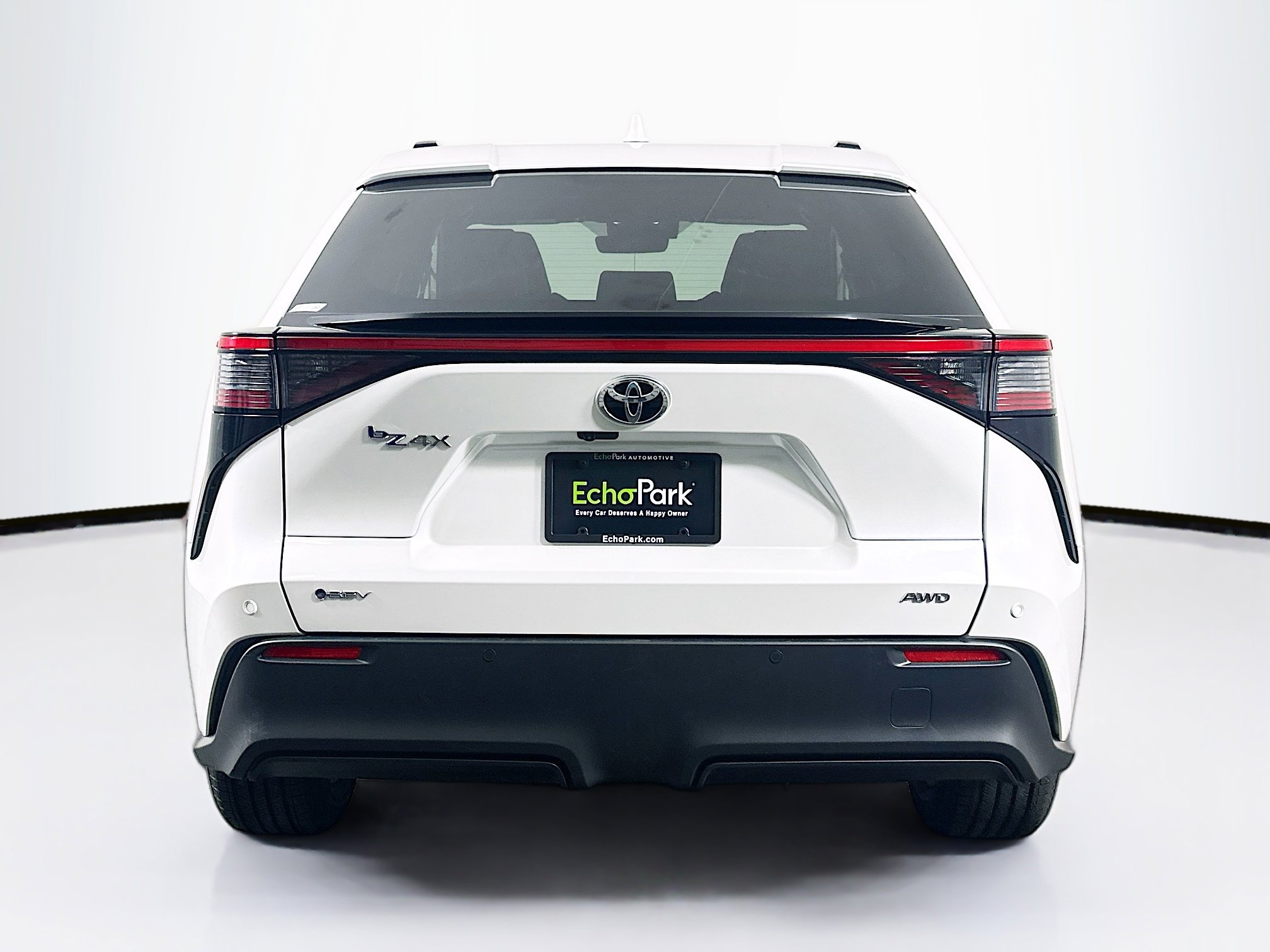 Used 2024 Toyota bZ4X XLE w/ Weather Package image 7