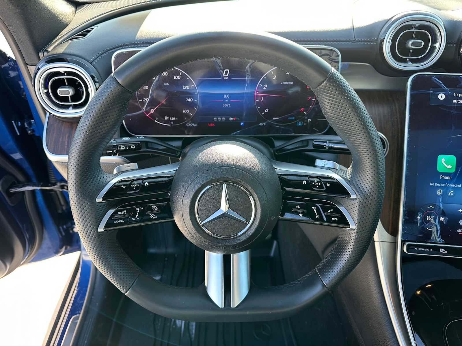 Used 2025 Mercedes-Benz GLC 300 4MATIC image 24