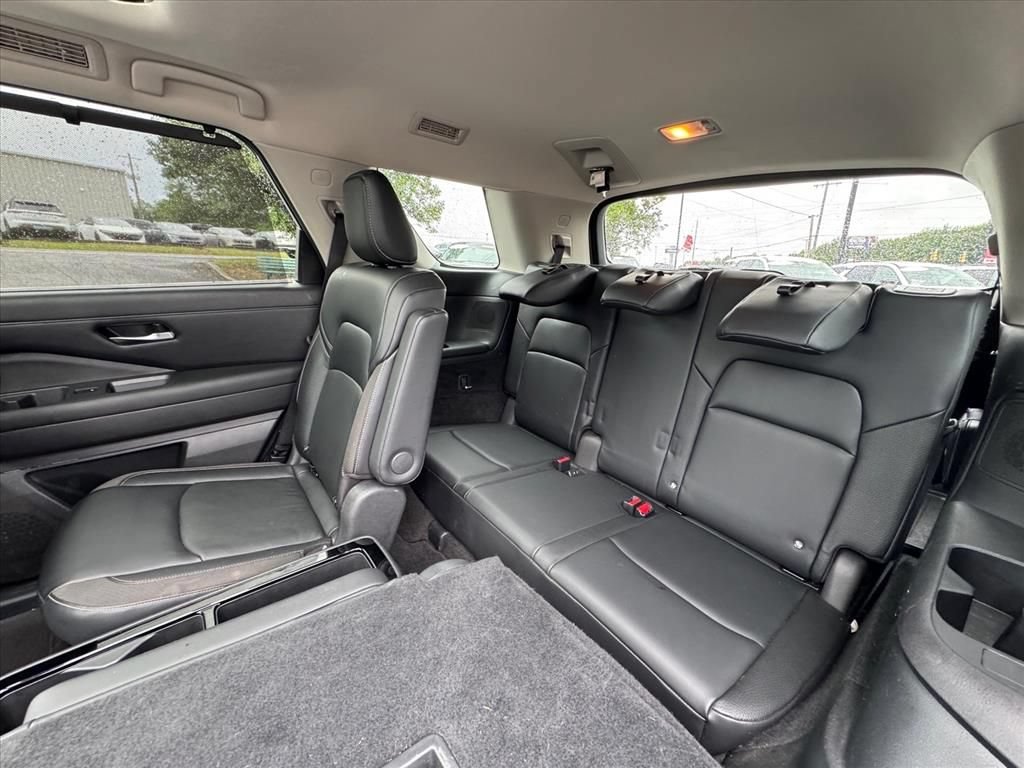 Certified 2022 Nissan Pathfinder SL w/ SL Premium Package FWD image 13