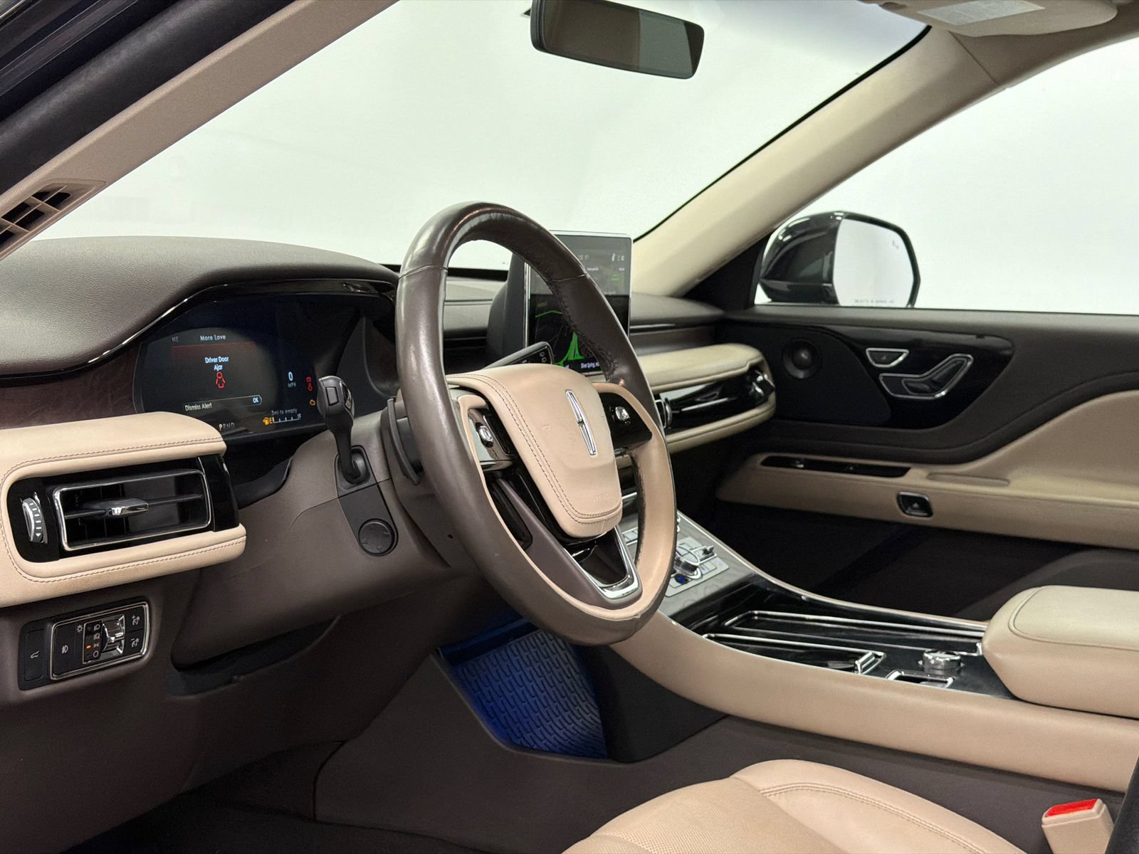Used 2023 Lincoln Aviator Reserve w/ Equipment Group 201A AWD/4WD image 17