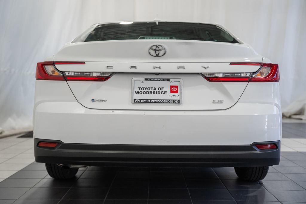 Used 2025 Toyota Camry LE FWD image 5