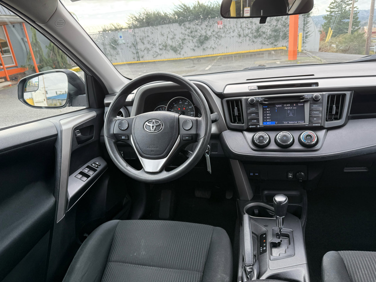 Used 2016 Toyota RAV4 LE image 19