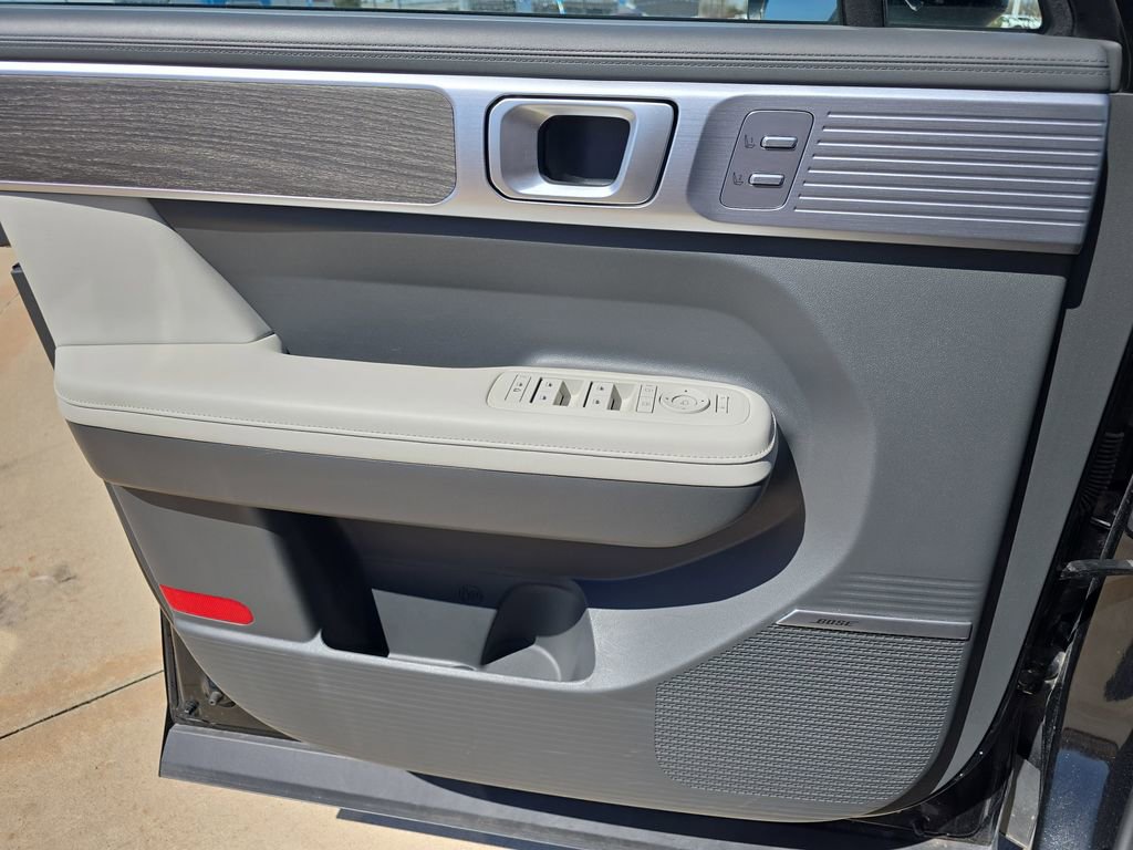 Used 2025 Hyundai Santa Fe Limited image 28