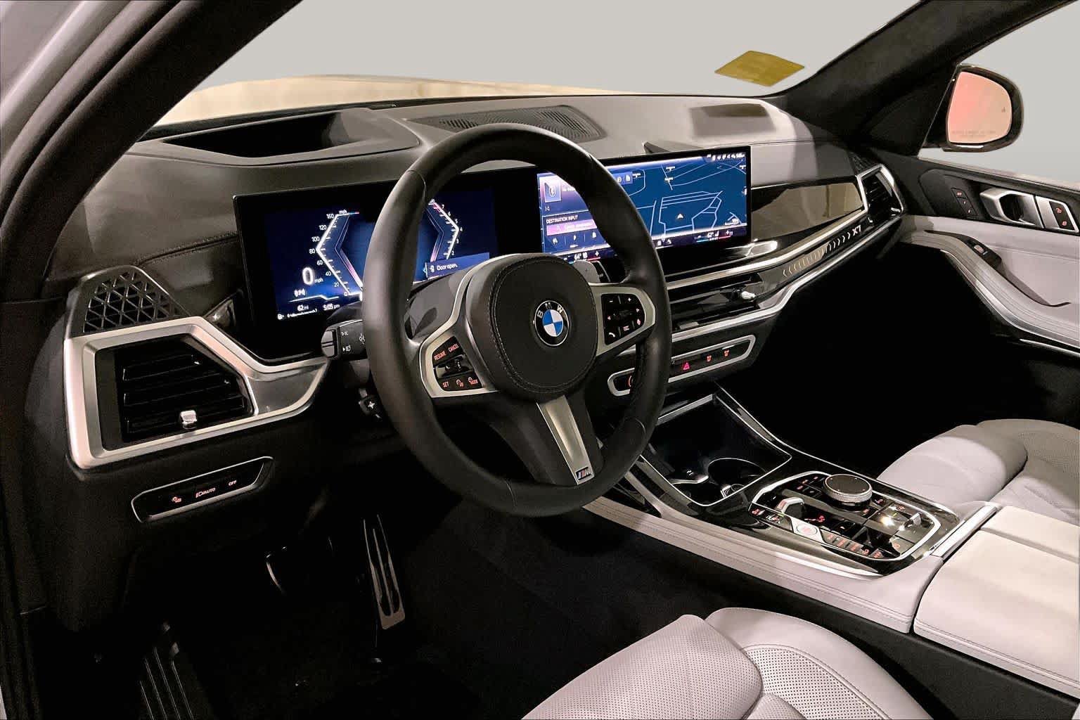 Used 2025 BMW X7 xDrive40i w/ M Sport Package AWD/4WD image 17