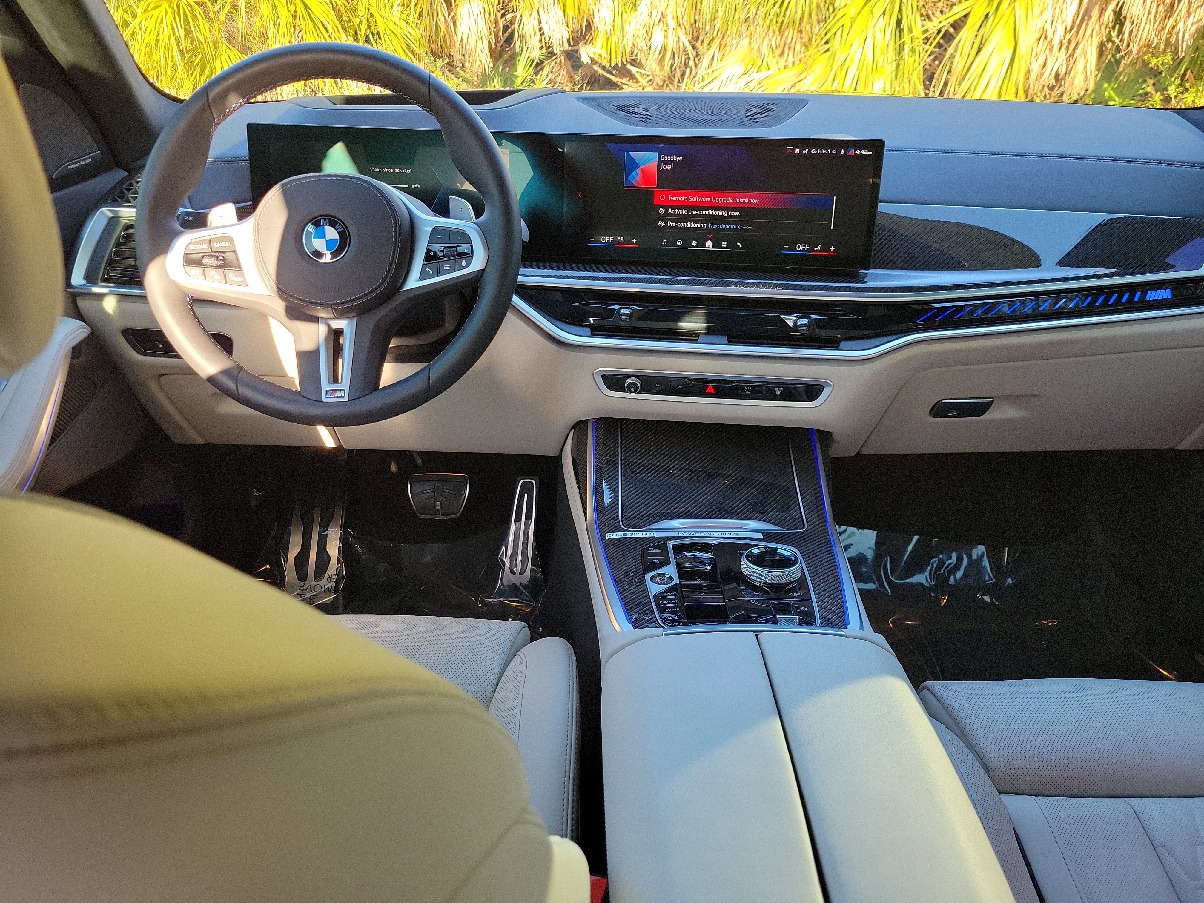 Used 2025 BMW X7 M60i image 14