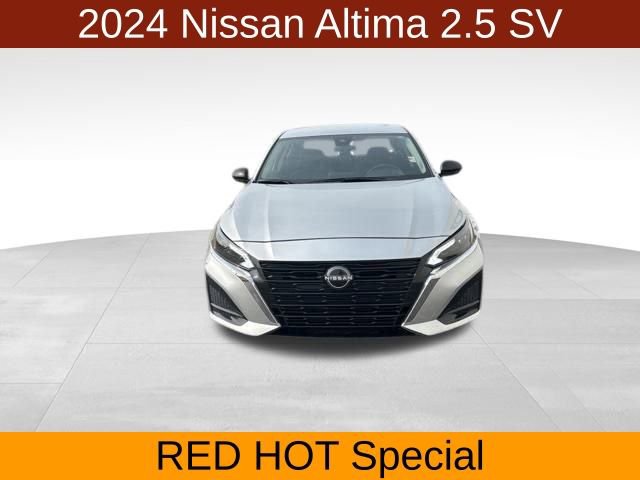 Used 2024 Nissan Altima 2.5 SV image 2