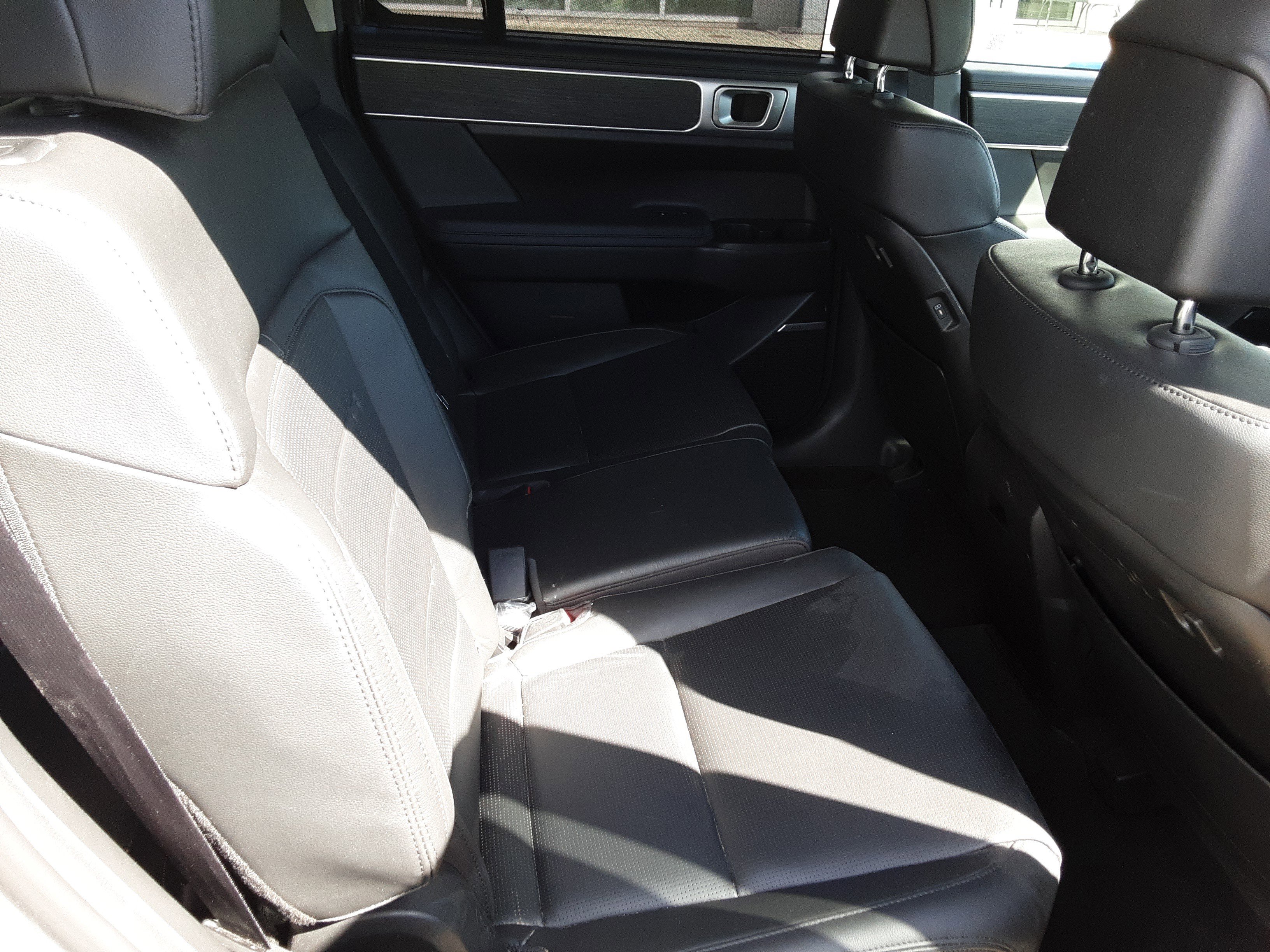 Used 2024 Hyundai Santa Fe Limited image 15