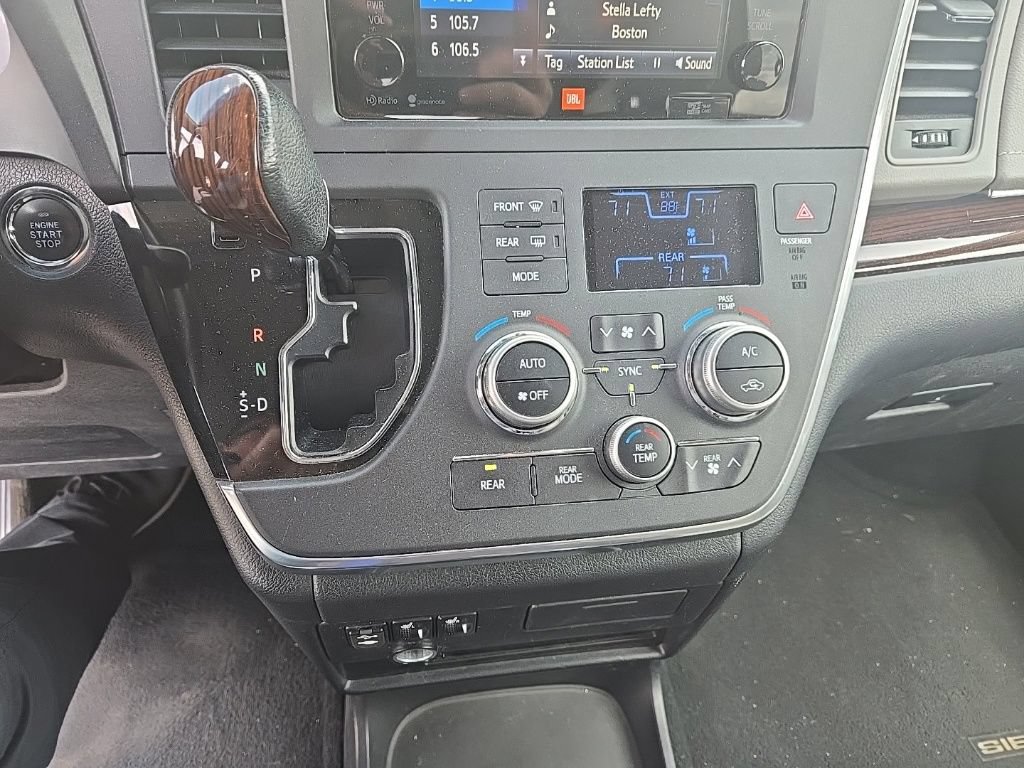 Used 2015 Toyota Sienna Limited Premium FWD image 14