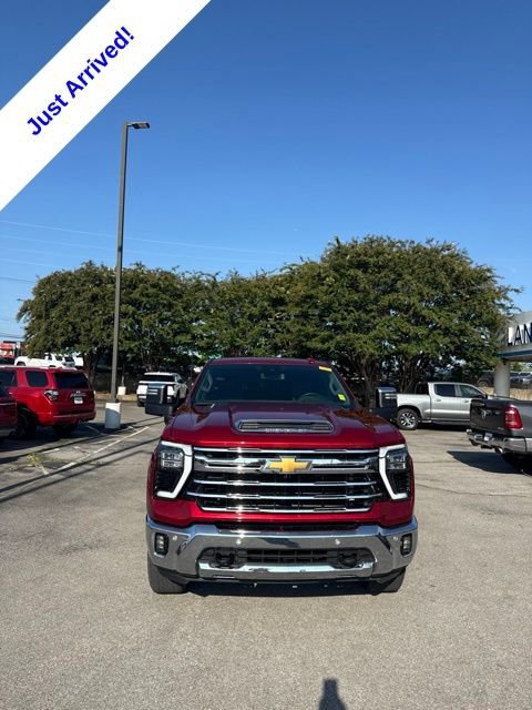 Used 2025 Chevrolet Silverado 2500 LTZ w/ LTZ Convenience Package AWD/4WD image 2