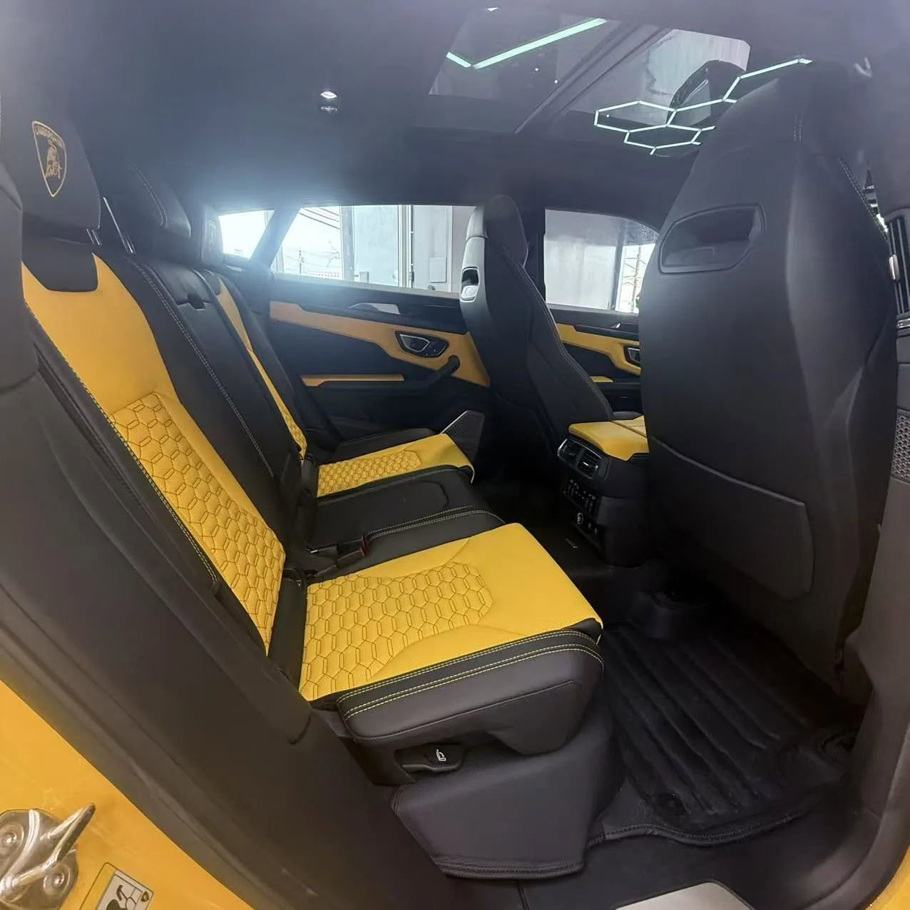 Used 2022 Lamborghini Urus image 22