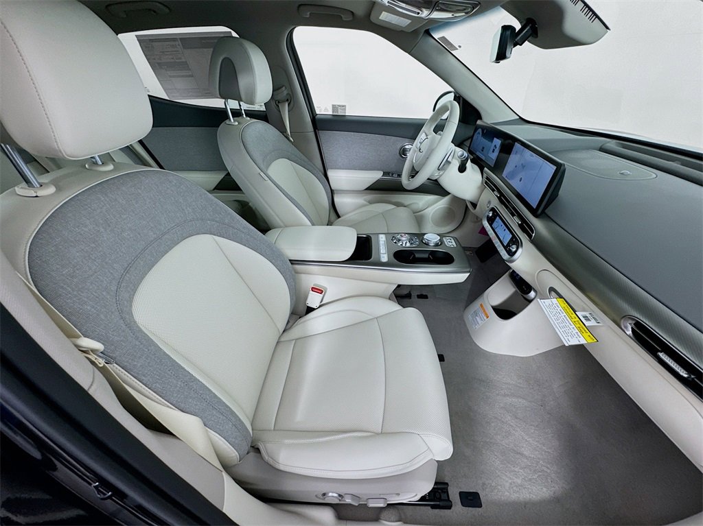 Certified 2025 Genesis GV60 Advanced image 28