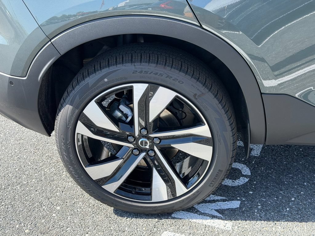 New 2026 Volvo XC40 B5 Plus w/ Climate Package AWD/4WD image 6