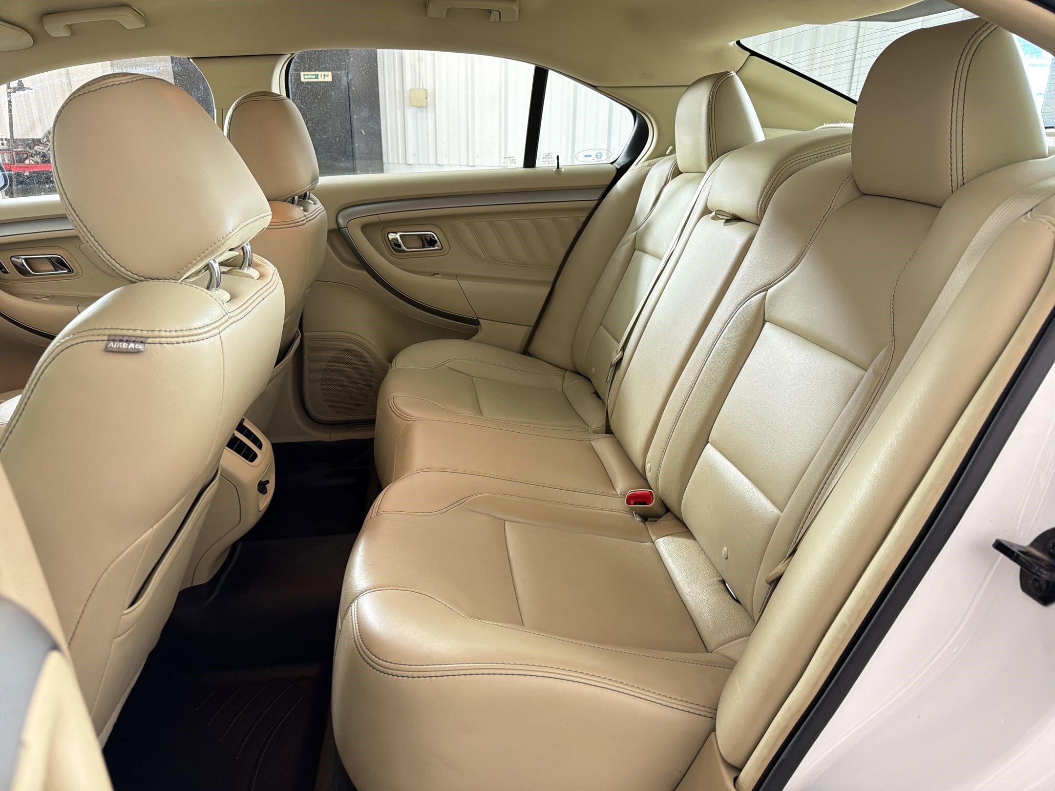 Used 2013 Ford Taurus SEL FWD image 15