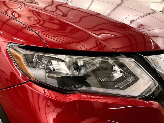 Used 2017 Nissan Rogue SV AWD/4WD image 27