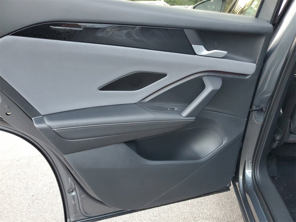 New 2026 Volkswagen Tiguan SE R-Line image 10