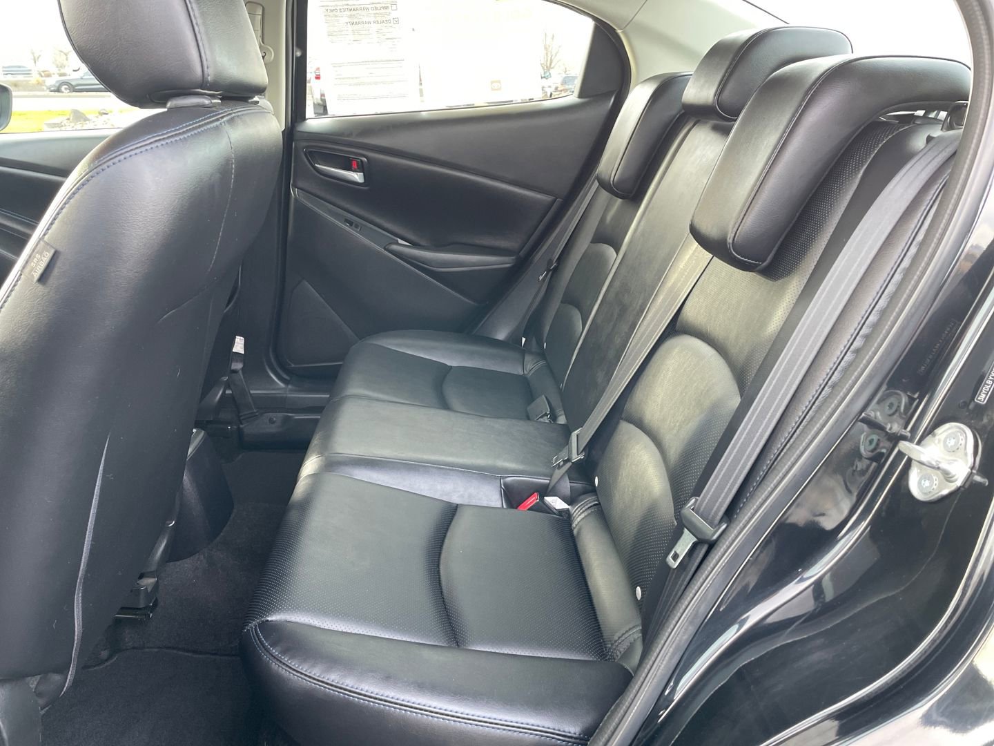 Used 2019 Toyota Yaris XLE image 12