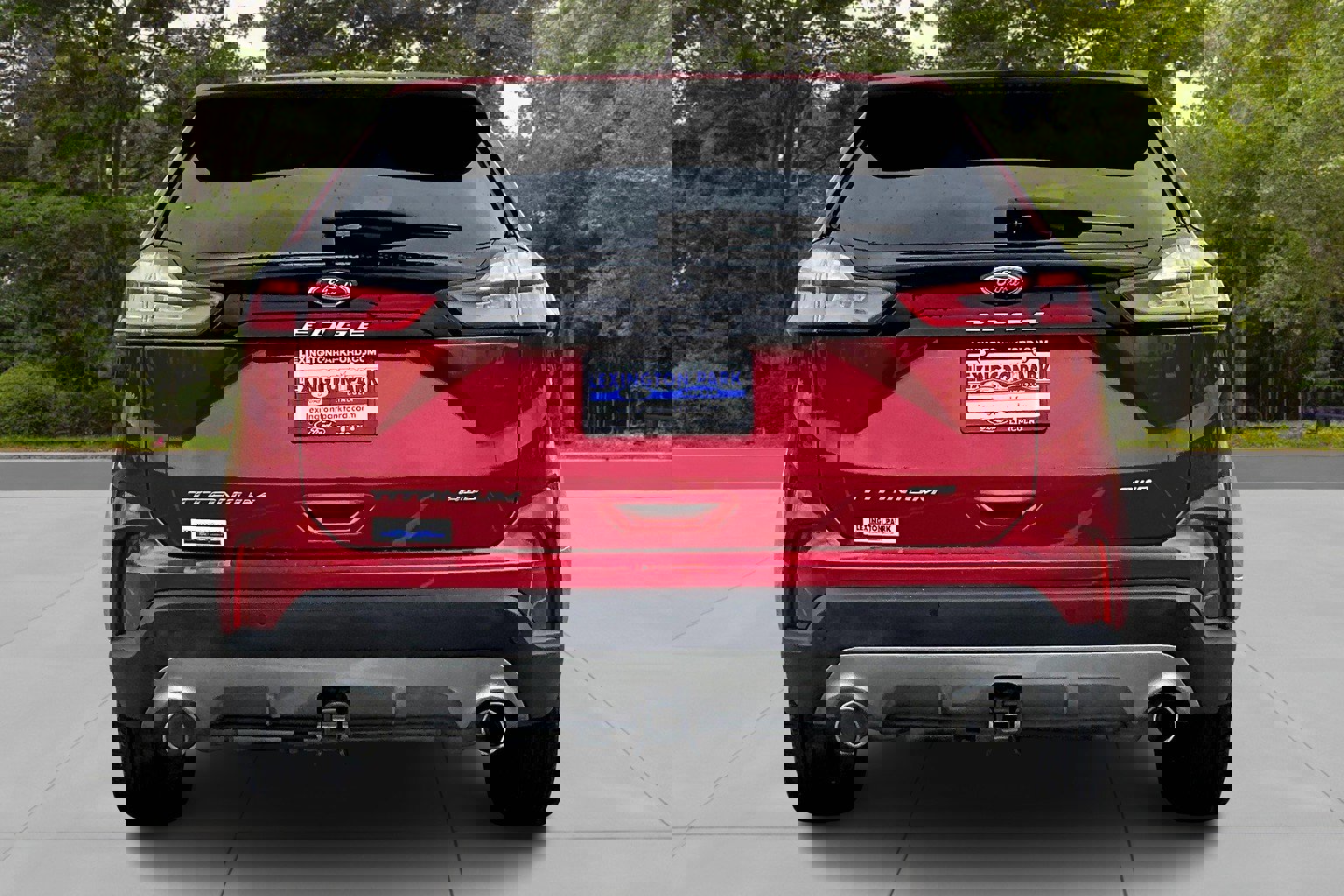 Used 2023 Ford Edge Titanium w/ Class II Trailer Tow Package AWD/4WD image 6