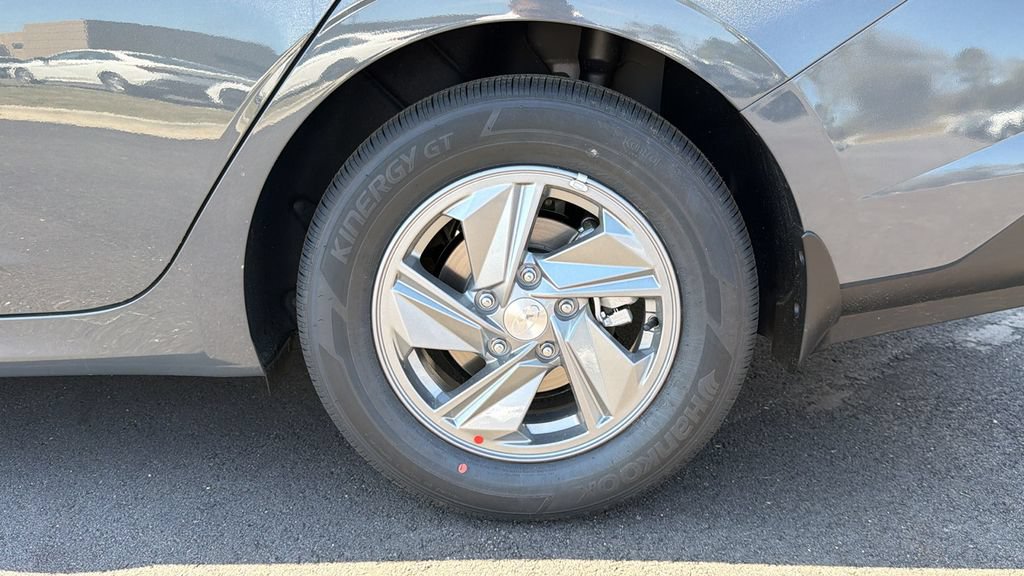 New 2026 Hyundai Elantra SE FWD image 19