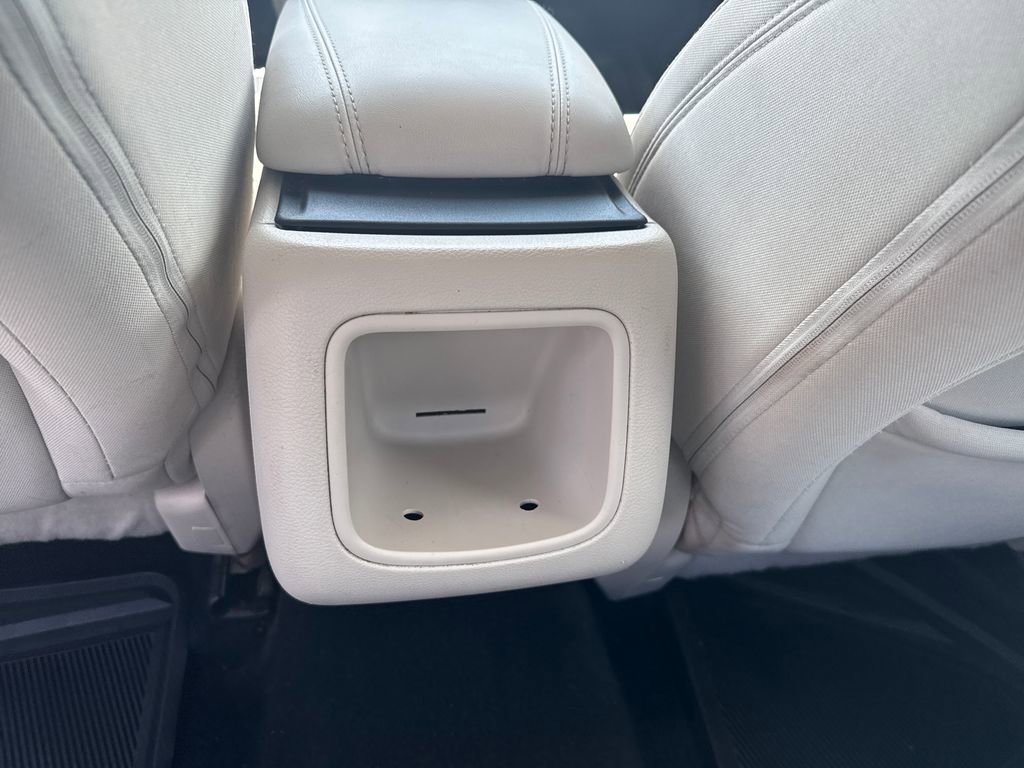 Used 2015 Chrysler 200 Limited FWD image 27